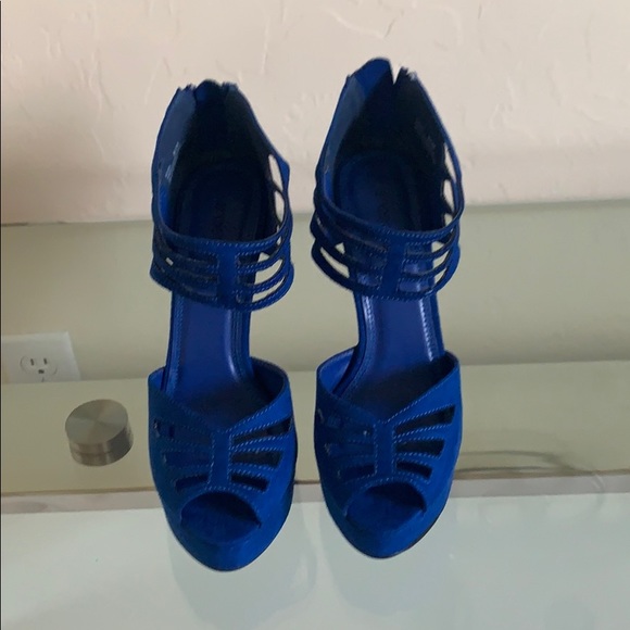 Shoe Dazzle Shoes - NEW Shoe Dazzle Azure Shoes